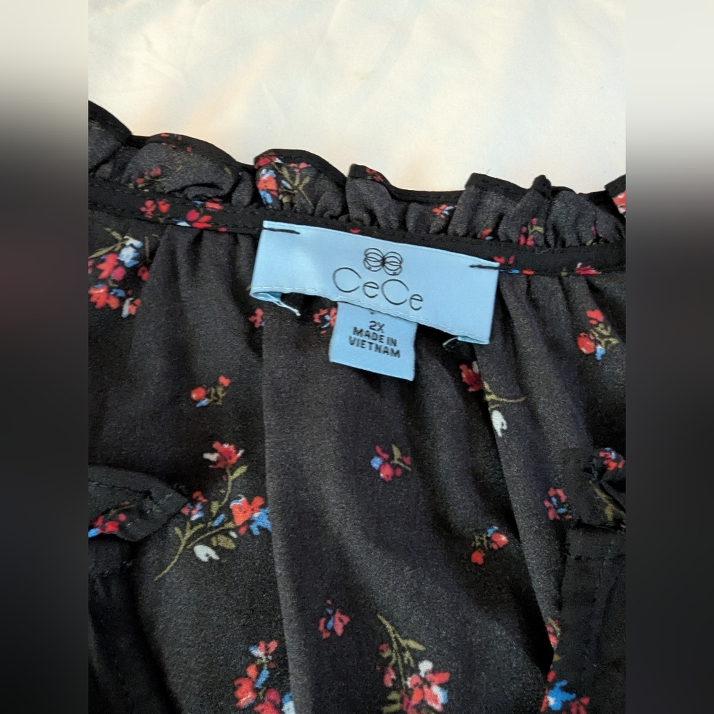 CeCe 2x Black Floral Blouse with Ruffle Sleeves - Picture 8 of 8